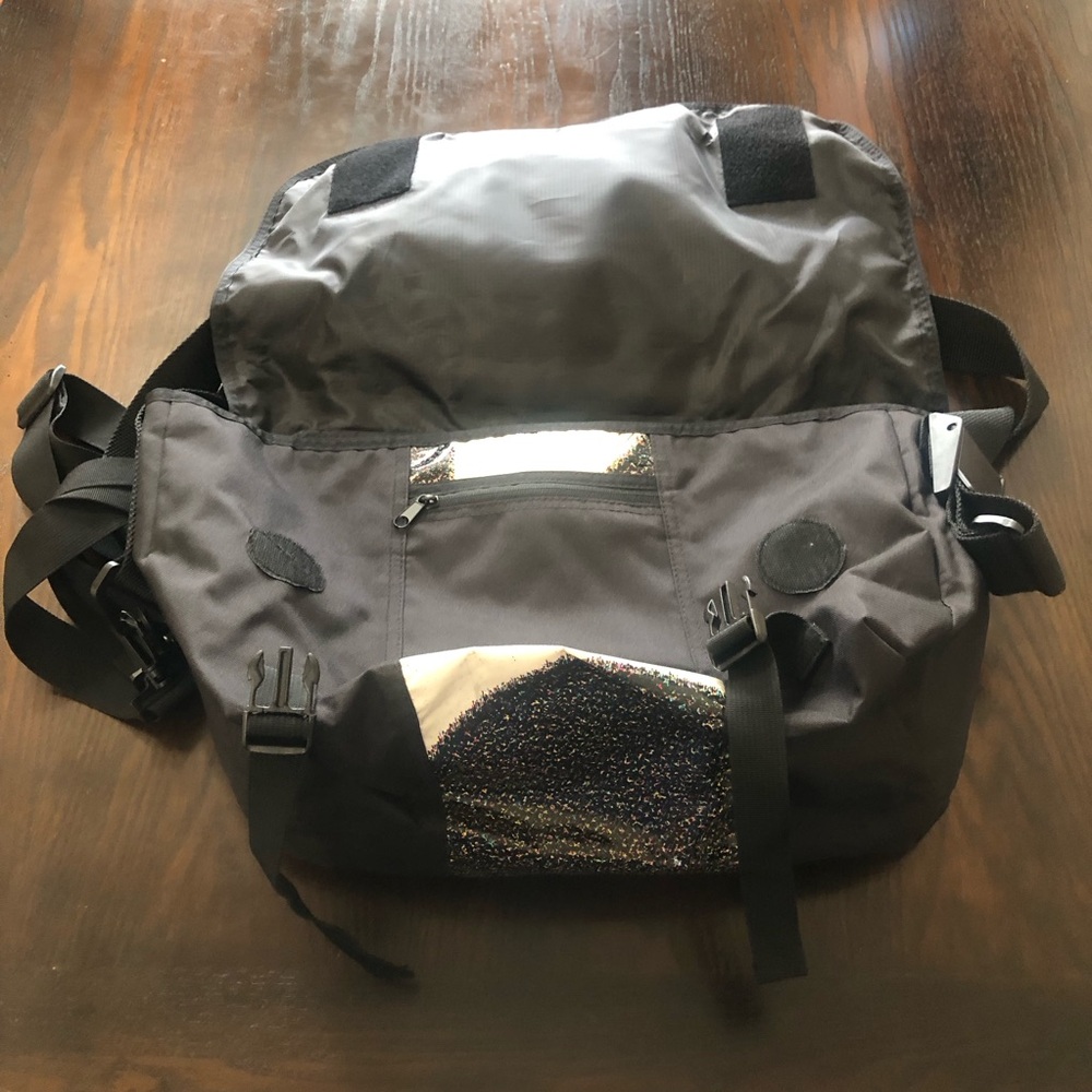 AutoDesk Black and White Messenger Computer Laptop Crossbody Bag work Career - Picture 7 of 13